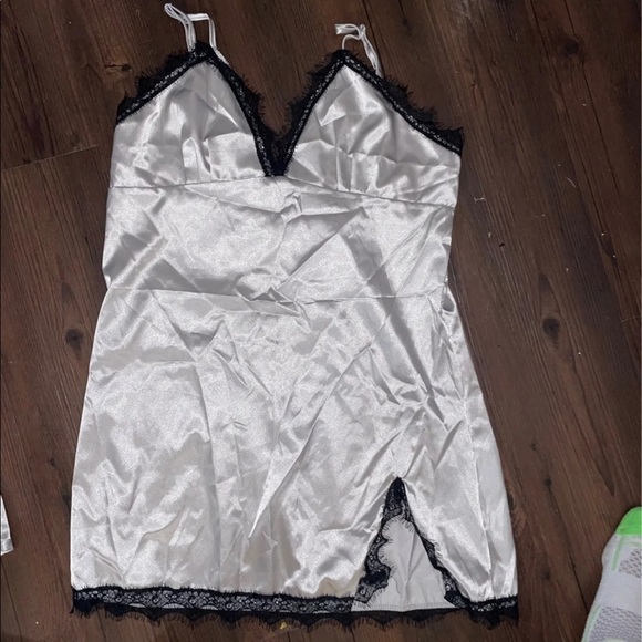 Silver and Black Lace Robe, Pajamas, and Nightie Lingerie Set - Picture 2 of 4